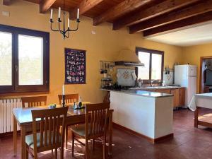 Η κουζίνα ή μικρή κουζίνα στο Casa Monte Liuru +17 φωτογραφίες