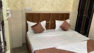 Postel nebo postele na pokoji v ubytování Hotel Vista 18 Inn Couple Friendly
