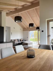 Χώρος καθιστικού στο Berglinien am Chiemsee I Exklusive Ferienwohnung mit bis zu 3 Schlafzimmern 2 Bädern und Alpenblick