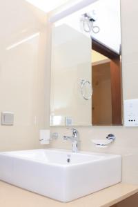 Et badeværelse på Prime Holiday + 31 billeder