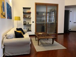 A seating area at La casa di Archimede