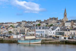 Udsigt til Pornic eller udsigt til byen taget fra feriehuset + 17 billeder