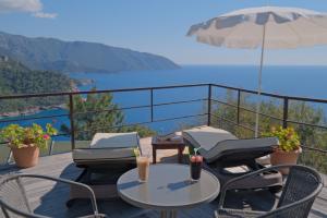 山林小屋周边自然景观