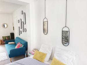 Postel nebo postele na pokoji v ubytování ROOMS HOME CSM Suite privée avec terrasse et Suite privée 2 chambres jusqu'à 3 chambres et 1 à 8 personnes