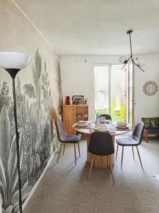Posezení v ubytování ROOMS HOME CSM Suite privée avec terrasse et Suite privée 2 chambres jusqu'à 3 chambres et 1 à 8 personnes