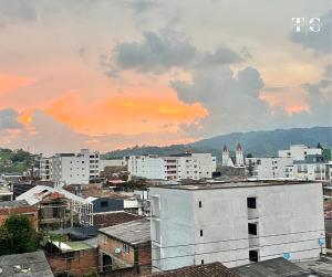 Fotografie z fotogalerie ubytování Apartamento a 5 minutos del centro y a 20 minutos de termales Santa Rosa Reservamos tu entrada a Termales !Welcome to Santa Rosa de Cabal! v destinaci Santa Rosa de Cabal + 9 fotografií