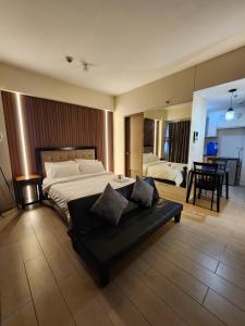 Postel nebo postele na pokoji v ubytování palm tree villas + 30 fotografií