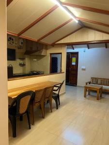 Kuchyň nebo kuchyňský kout v ubytování Zaras Cottage