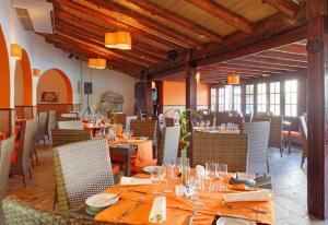 Restaurace v ubytování Great apartment in Golf Del Sur