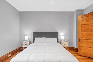 Galeriebild der Unterkunft Stylish Home Near Heart Of Downtown Sleeps 8 in Grand Rapids + 22 Fotos