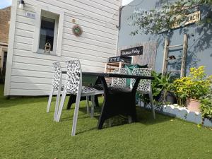 Ogród w obiekcie Le Cocon des Hortillonnages d'Amiens