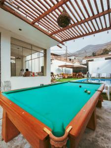 Biliár nebo kulečník v ubytování CASA RICARDO PALMA con PISCINA