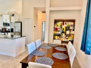 Dapur atau dapur kecil di Bonita Beach Villa