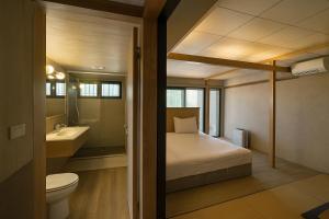 Bagno di Twilight House