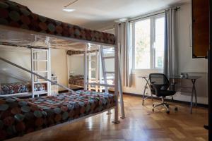 Uma área de estar em Hostal Providencia
