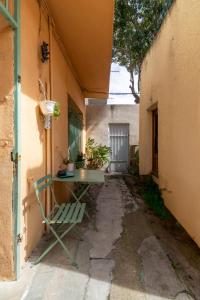 Afbeelding uit fotogalerij van Pépin le bref Cour Privée Wifi proche Arènes in Nîmes