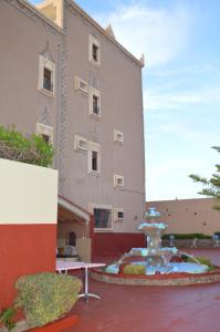 Budova, kde se penzion nachází + 14 fotografií