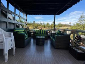 Khu vực ghế ngồi tại Kijani Holiday Home