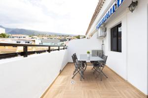 A balcony or terrace at Seguro El Sol en Playa de la Arena