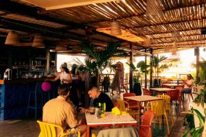 Viajero Cartagena - Getsemaní Hostel餐厅或其他用餐的地方