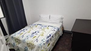 Postel nebo postele na pokoji v ubytování Luca hostel