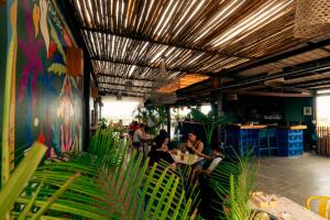 Viajero Cartagena - Getsemaní Hostel餐厅或其他用餐的地方