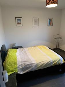 Postel nebo postele na pokoji v ubytování villa lou miquéou + 8 fotografií