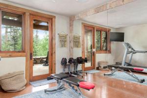 Γυμναστήριο ή/και όργανα γυμναστικής στο Hilltop Hideaway by Exceptional Stays