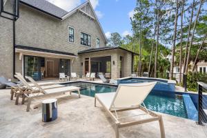 Πισίνα στο ή κοντά στο 194 Ballybunion Drive by Akers Ellis Rentals