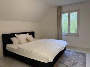 Gallery image of Luxrem-DE 5 Apartments in Biel +51 photos