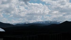 Un paisaje natural cerca del camping de lujo