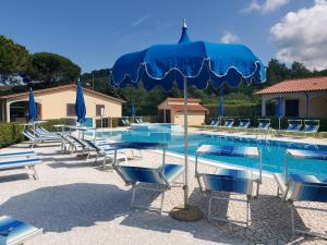 The swimming pool at or close to Lido Azzurro Residence rta