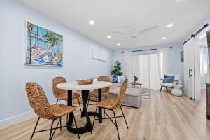 Istumisnurk majutusasutuses Best of Fort Myers Beach 5 STAR CONDO 2B 2B