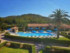 The swimming pool at or close to Lido Azzurro Residence rta