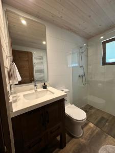 Koupelna v ubytování Alto los Pilos + 23 fotografií