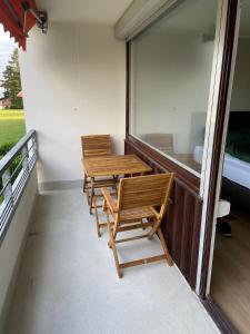 Balkón nebo terasa v ubytování Apartment Bodenseepanorama mit wunderschönem Alpenpanorama und Indoor-Pool