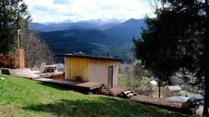 Un paisaje natural cerca del camping de lujo