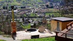 Un paisaje natural cerca del camping de lujo