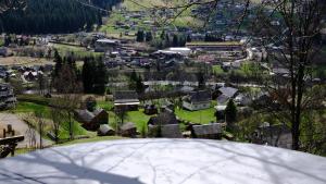 Un paisaje natural cerca del camping de lujo