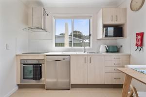 Billede fra billedgalleriet på Cute Coastal 2-Bedroom Getaway i Ettalong Beach