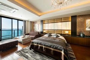 Postel nebo postele na pokoji v ubytování Hotel MYTH-L&A-ホテル マイス エルアンドエー + 37 fotografií