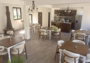 Ο χώρος του lounge ή του μπαρ στο Hotel Mountain View