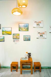 Khu vực ghế ngồi tại Yến Linh - Hostel & Motorbikes Rental