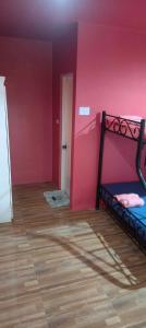 Postel nebo postele na pokoji v ubytování Saki's inn