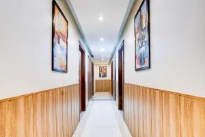 Fotografie z fotogalerie ubytování Townhouse Sector 122 Noida Formerly Hotel Zineb v destinaci Noida