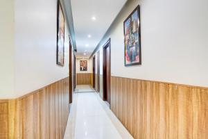 Fotografie z fotogalerie ubytování Townhouse Sector 122 Noida Formerly Hotel Zineb v destinaci Noida