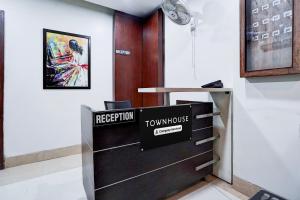 Vstupní hala nebo recepce v ubytování Townhouse Sector 122 Noida Formerly Hotel Zineb