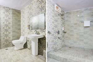 Koupelna v ubytování Super Townhouse Haibowal Chowk
