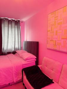 Ένα ή περισσότερα κρεβάτια σε δωμάτιο στο Beautiful Home in Birmingham