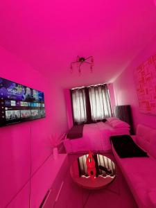 Μια τηλεόραση ή/και κέντρο ψυχαγωγίας στο Beautiful Home in Birmingham